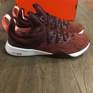 Nike Foundation Elite TR Women Running Shoes Tennis Shoes Sz 7 maroon burgundy